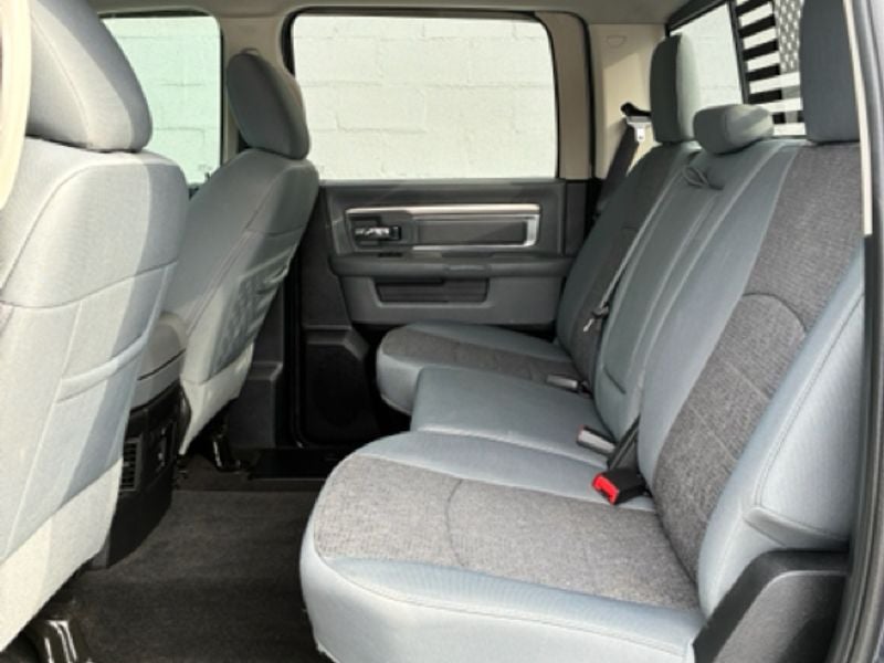 2017 RAM 1500 Big Horn Crew Cab 4x4 5'7' Box