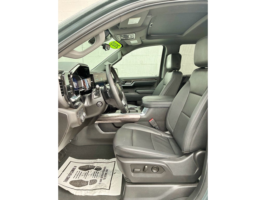 2025 Chevrolet Silverado 1500 4WD Crew Cab Short Bed LTZ