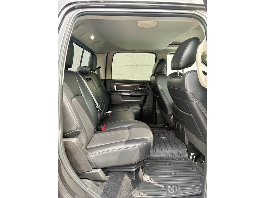 2018 RAM 2500 Laramie Crew Cab 4x4 6'4' Box