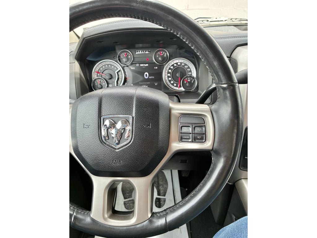 2018 RAM 2500 Laramie Crew Cab 4x4 6'4' Box