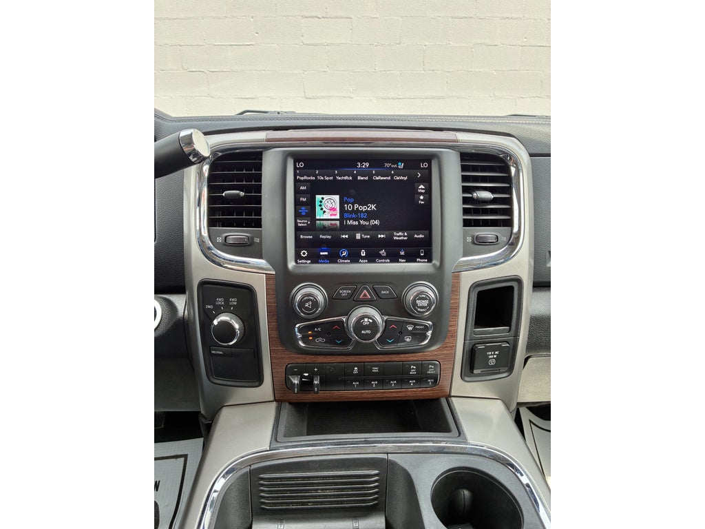 2018 RAM 2500 Laramie Crew Cab 4x4 6'4' Box