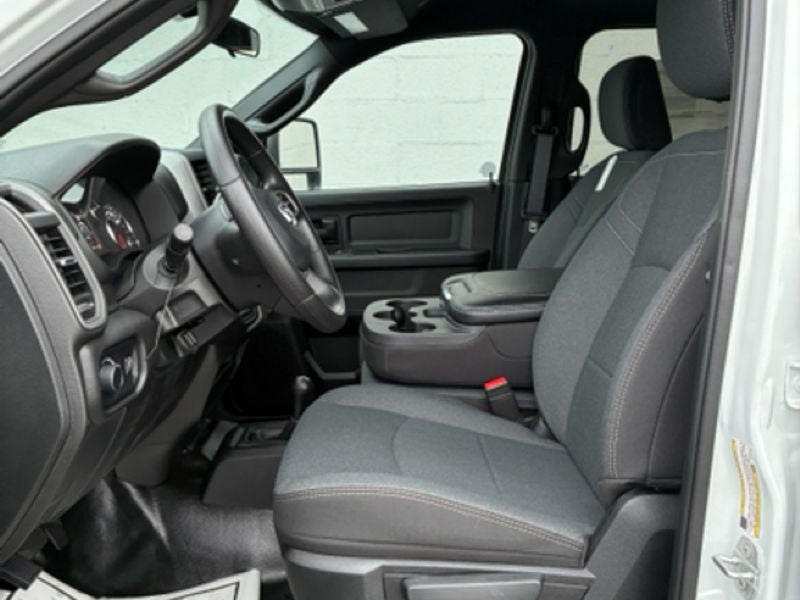 2024 RAM 3500 Chassis Tradesman/SLT/Laramie/Limited