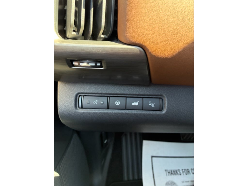 2023 Nissan Pathfinder Platinum 4WD