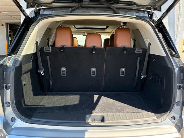 2023 Nissan Pathfinder Platinum 4WD