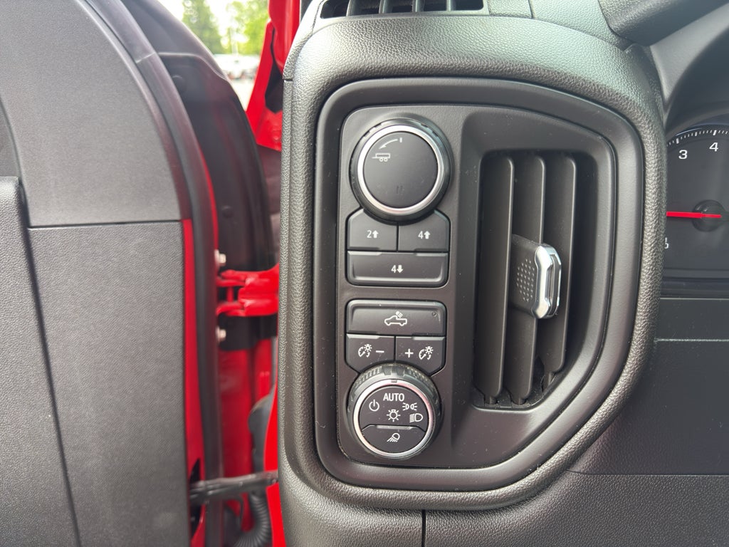 2021 Chevrolet Silverado Custom
