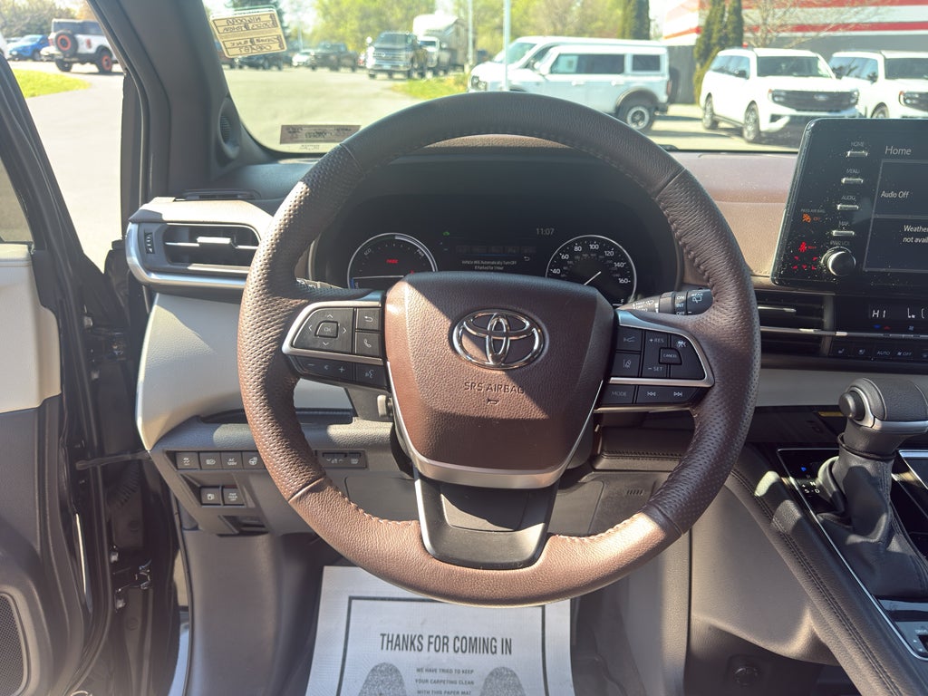 2023 Toyota Sienna Platinum
