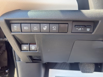 2023 Toyota Sienna Platinum