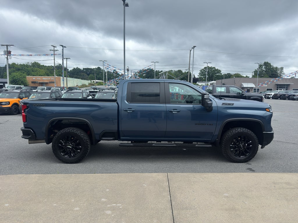 2025 Chevrolet Silverado LT