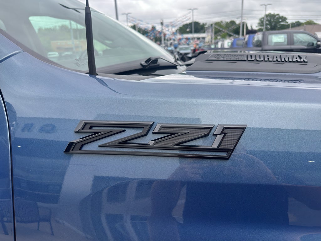 2025 Chevrolet Silverado LT