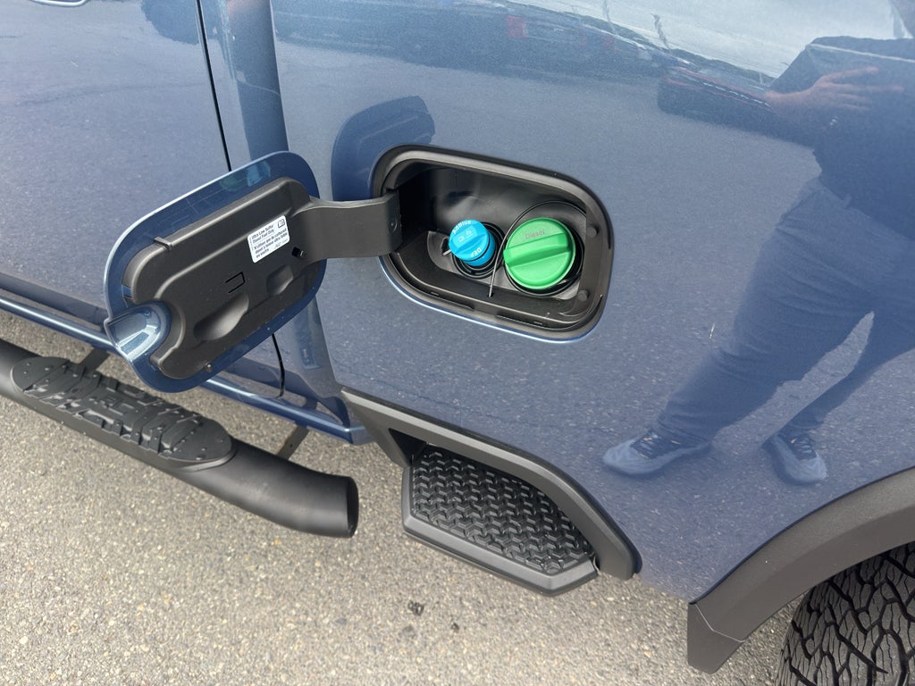 2025 Chevrolet Silverado LT