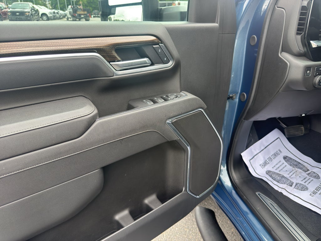 2025 Chevrolet Silverado LT
