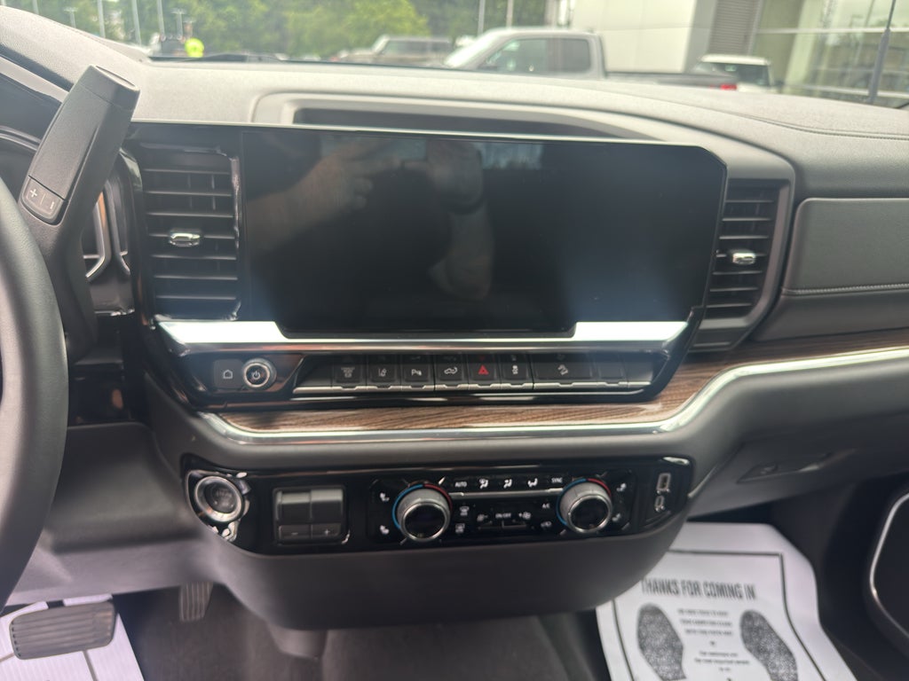 2025 Chevrolet Silverado LT