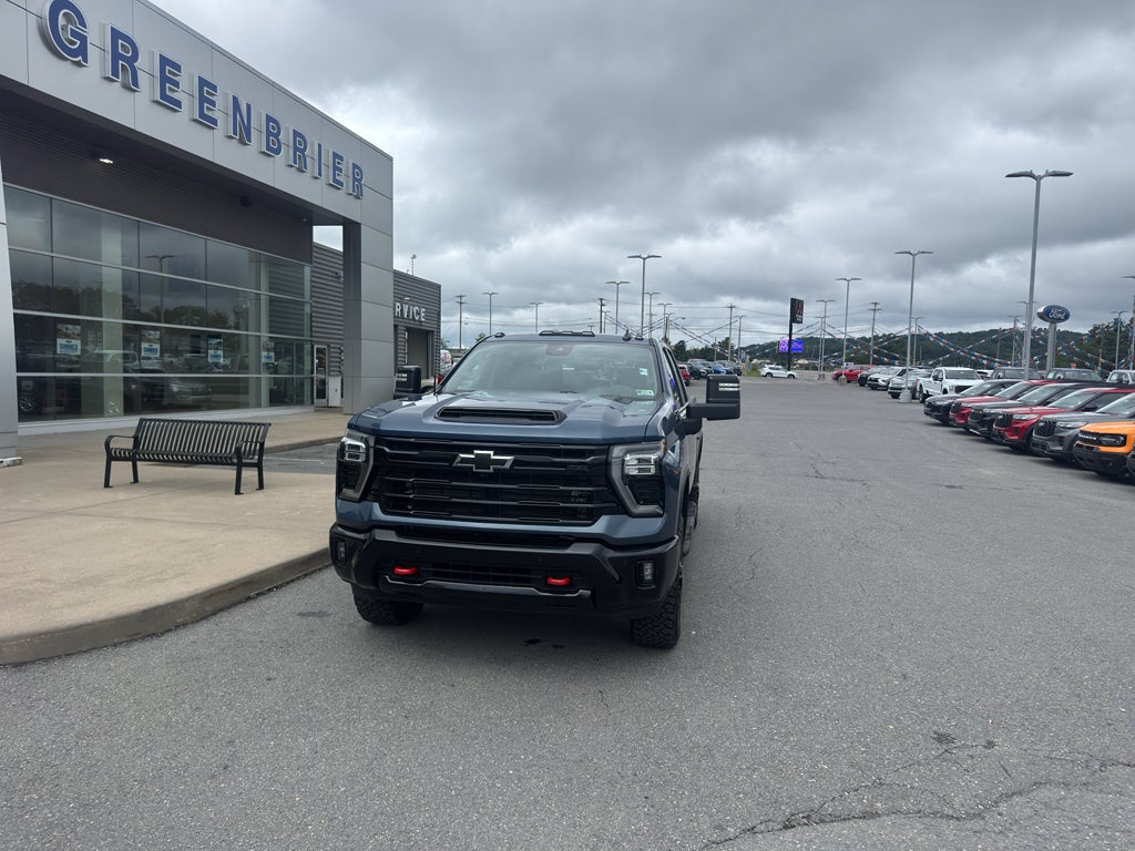 2025 Chevrolet Silverado LT