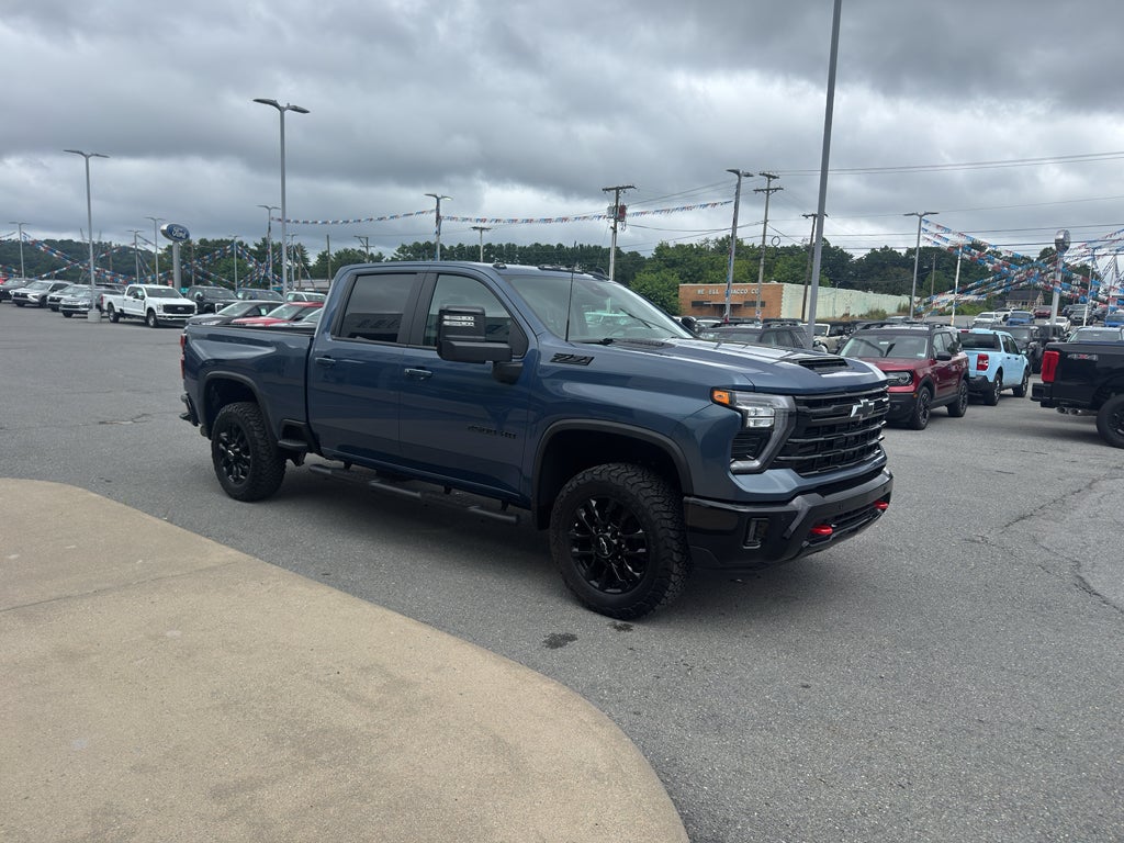 2025 Chevrolet Silverado LT