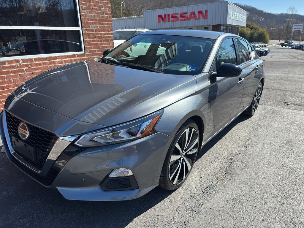 2022 Nissan Altima SR