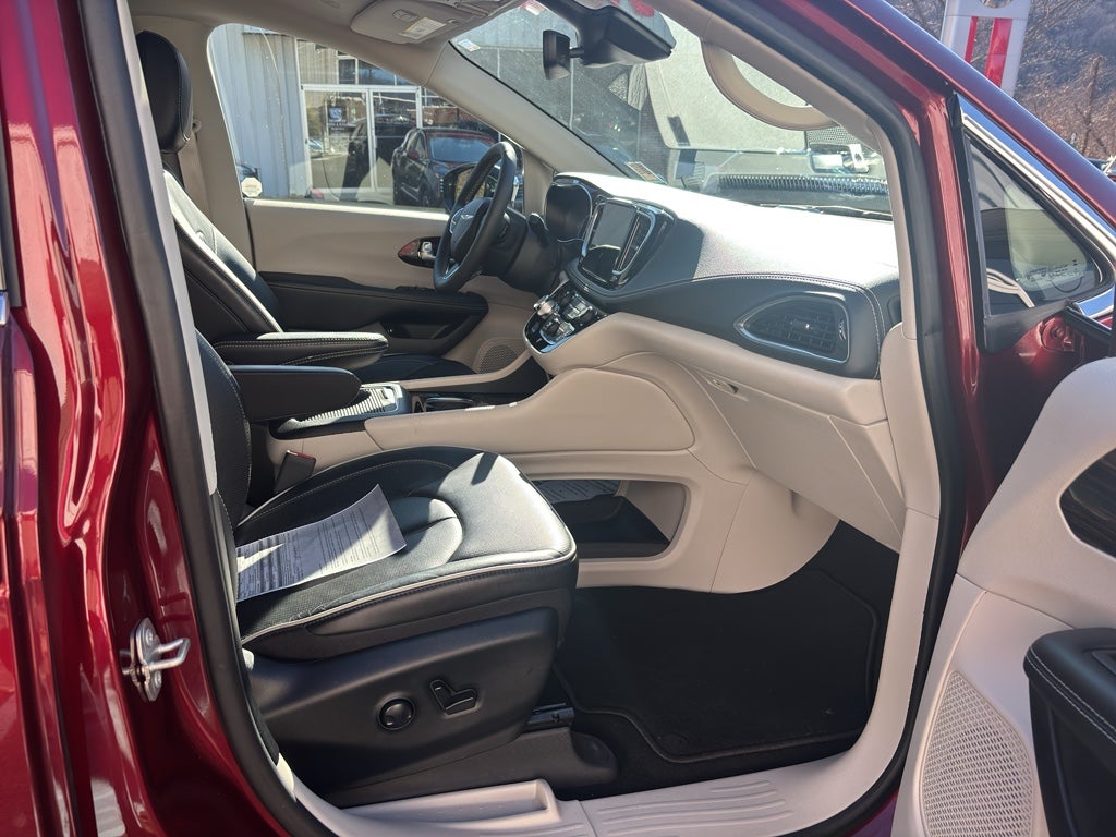 2023 Chrysler Pacifica Hybrid Limited